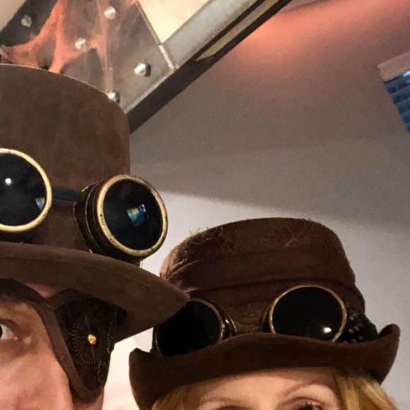 Steampunk hat with goggles - Picture 1 of 5
